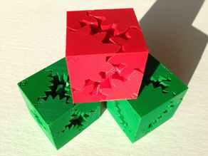 Три механических кубика
